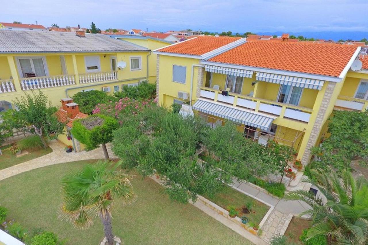Apartment House Inga Vir Bagian luar foto