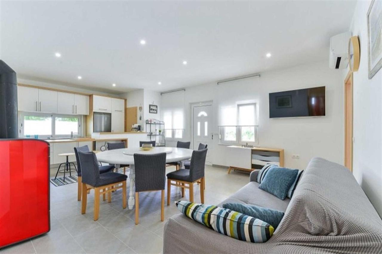 Apartment House Inga Vir Bagian luar foto