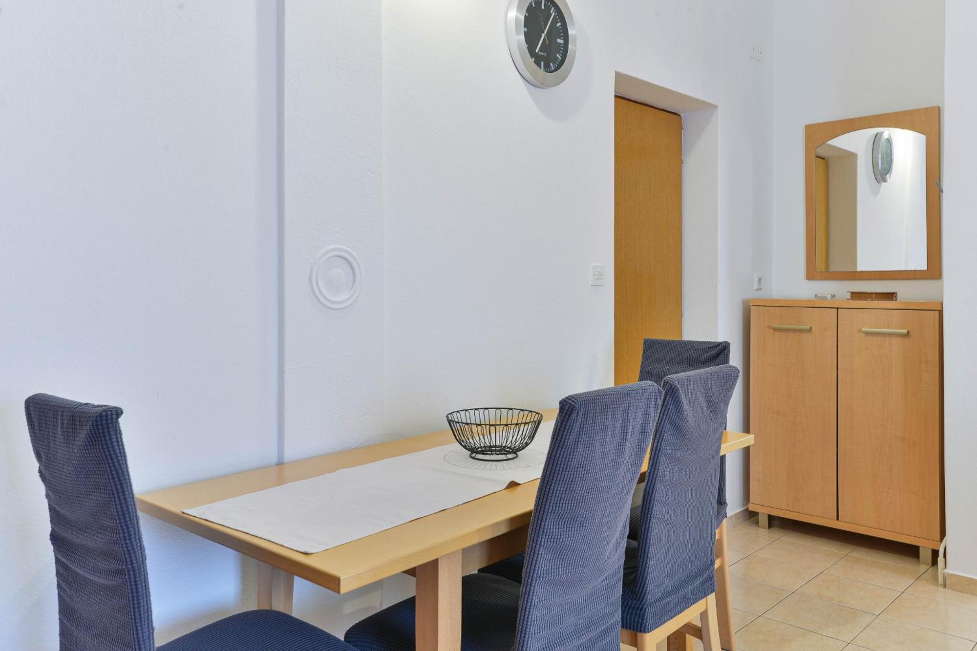 Apartment House Inga Vir Bagian luar foto