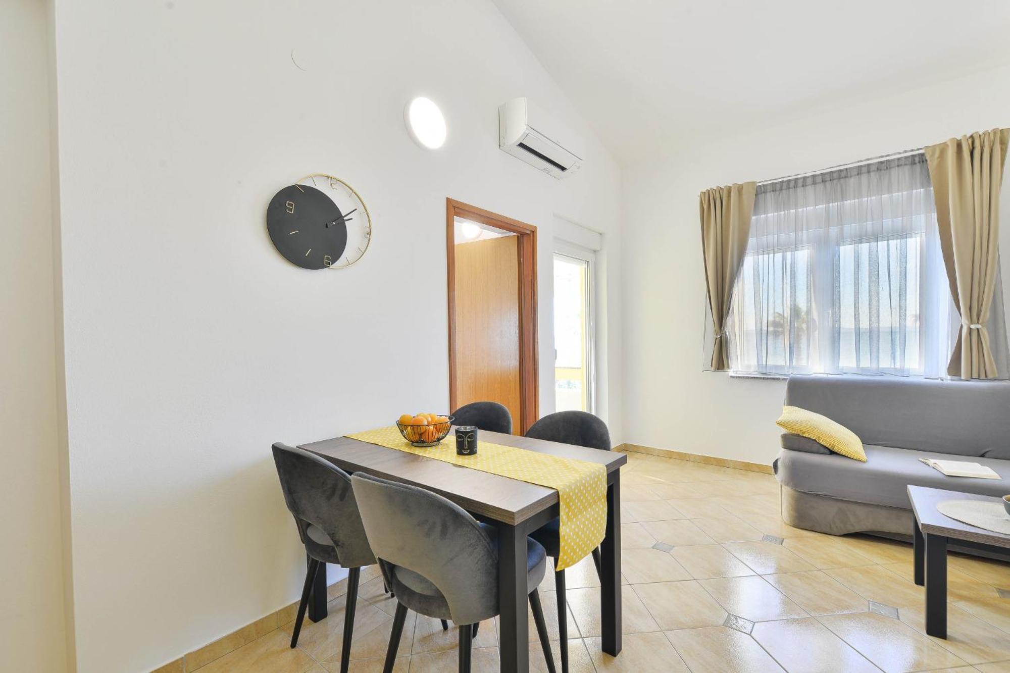 Apartment House Inga Vir Bagian luar foto