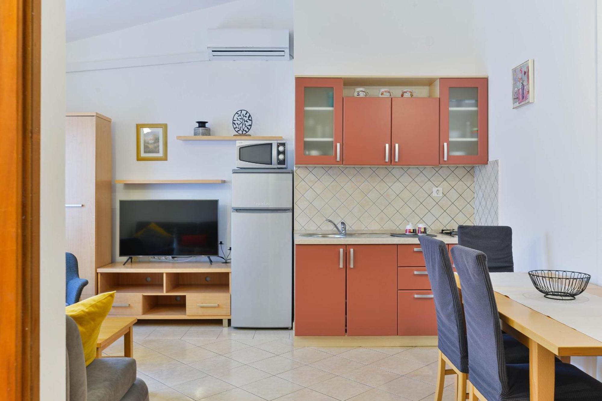 Apartment House Inga Vir Bagian luar foto