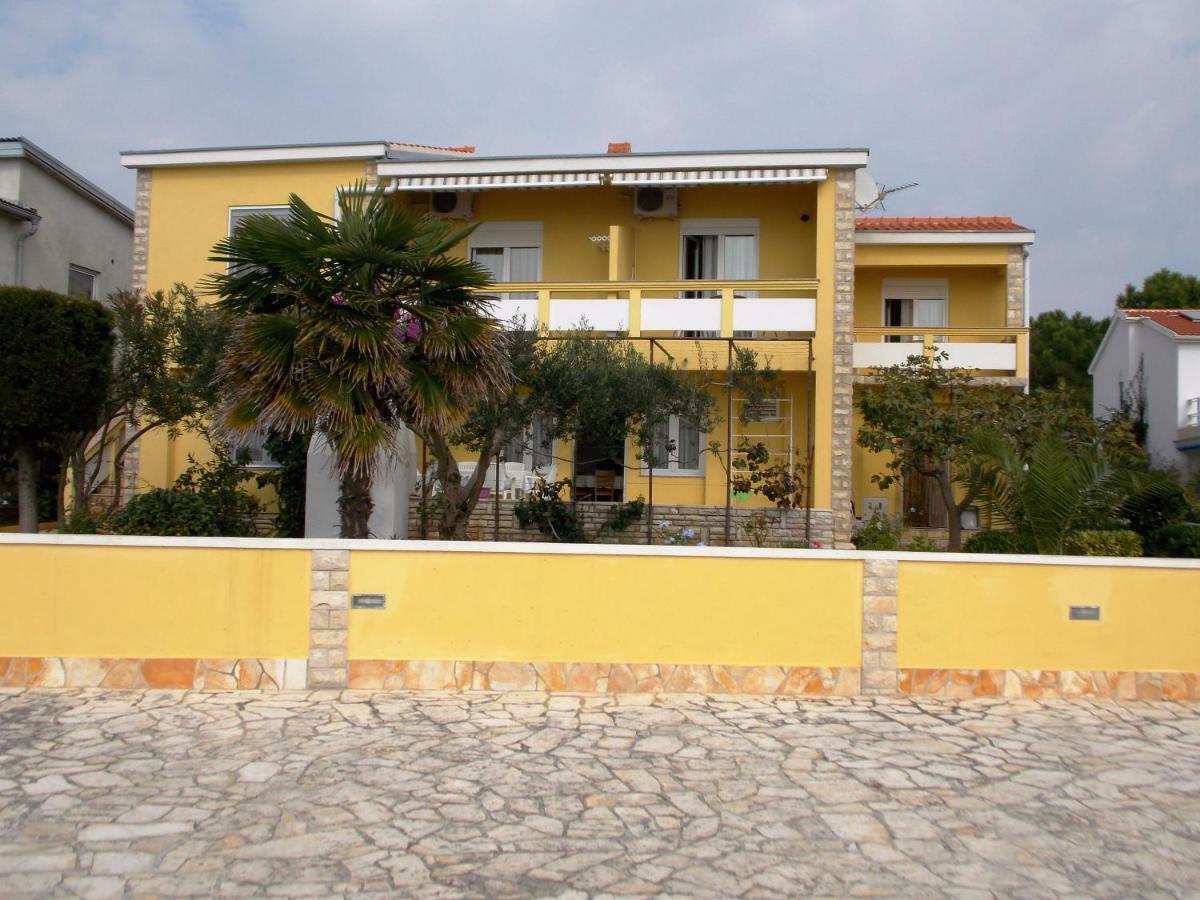 Apartment House Inga Vir Bagian luar foto